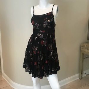 ✨Free People M Circles of Flowers Black Dress✨